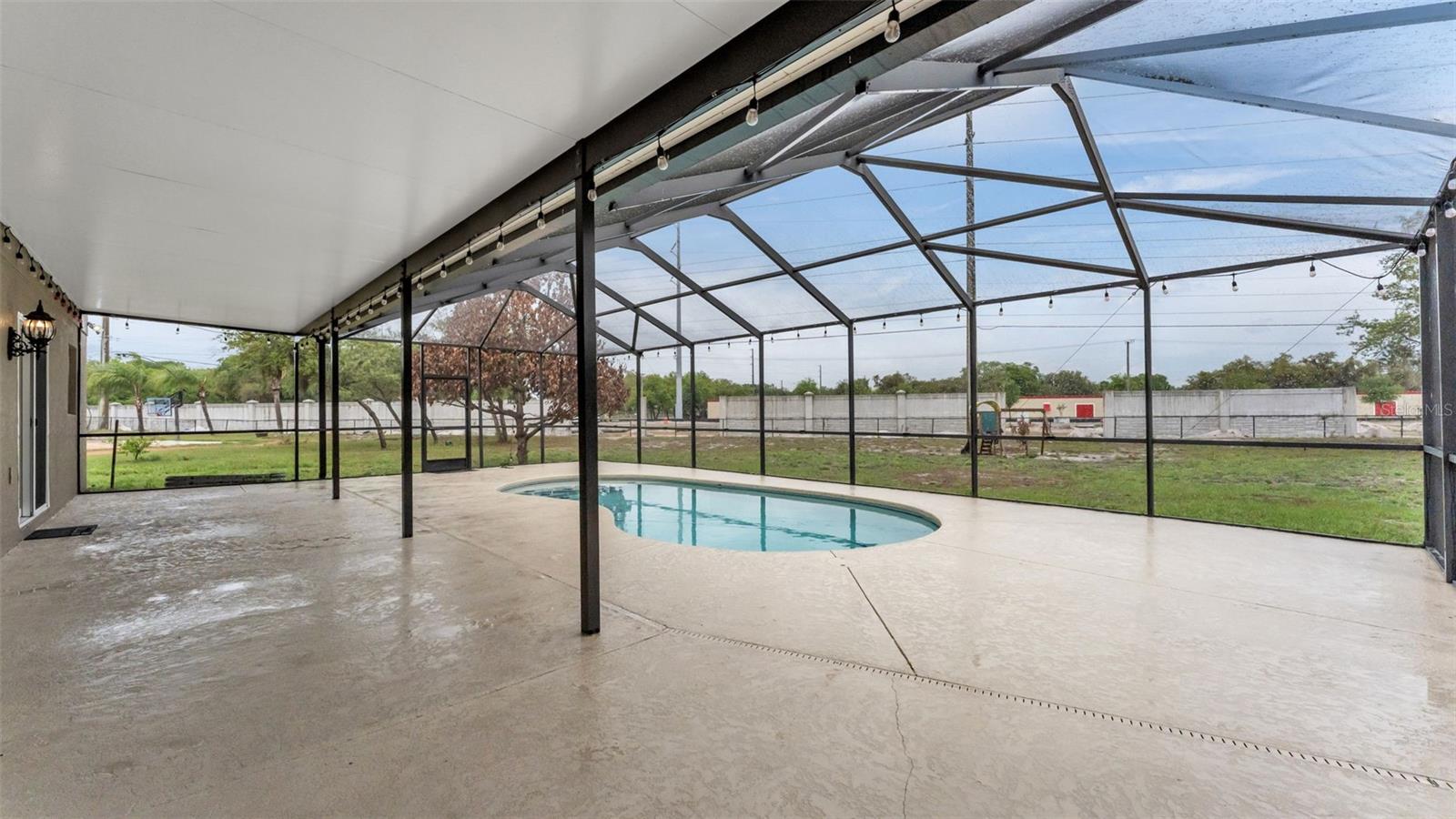 SPANISH OAKS - Residential