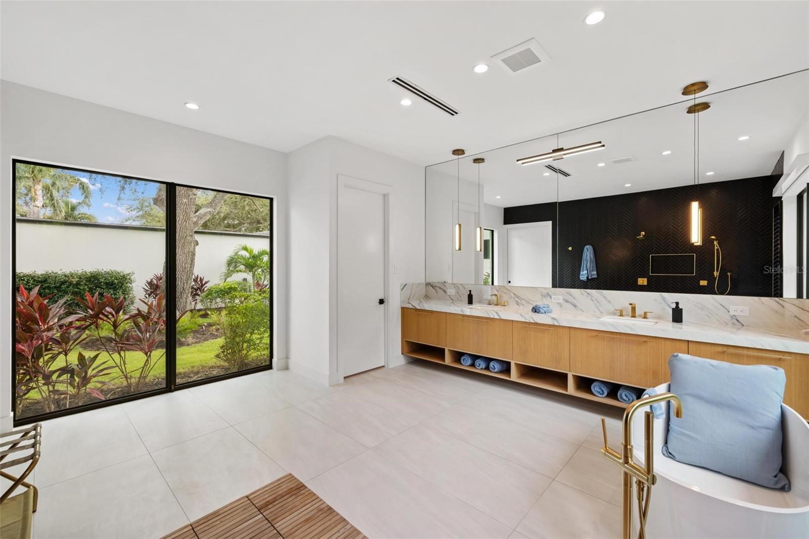 POINSETTIA PARK 2 - Residential