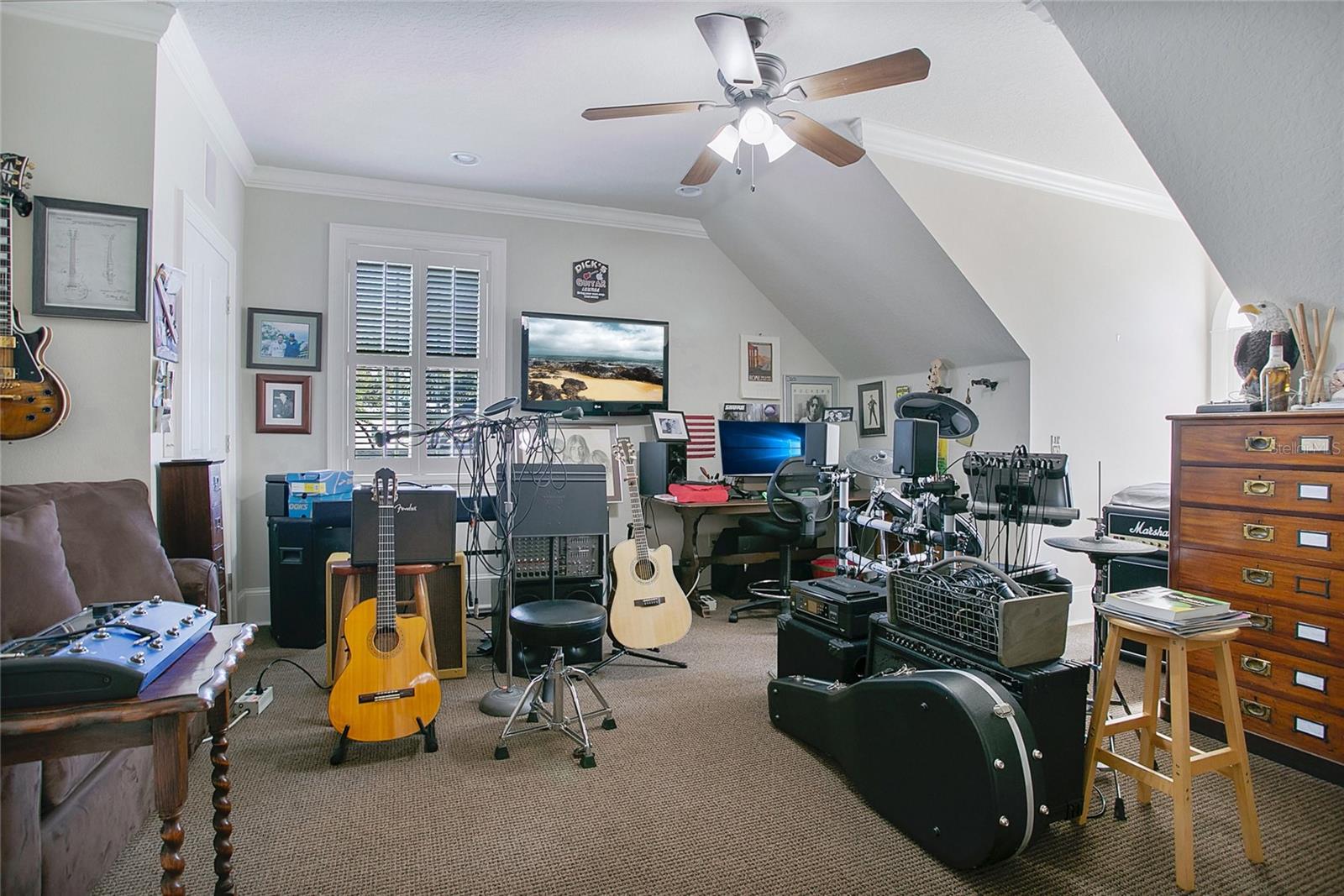 RIVER OAKS - Residential