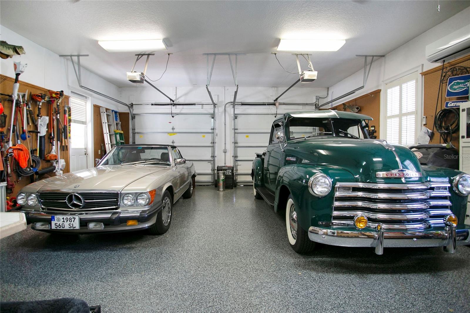 RIVER OAKS - Residential