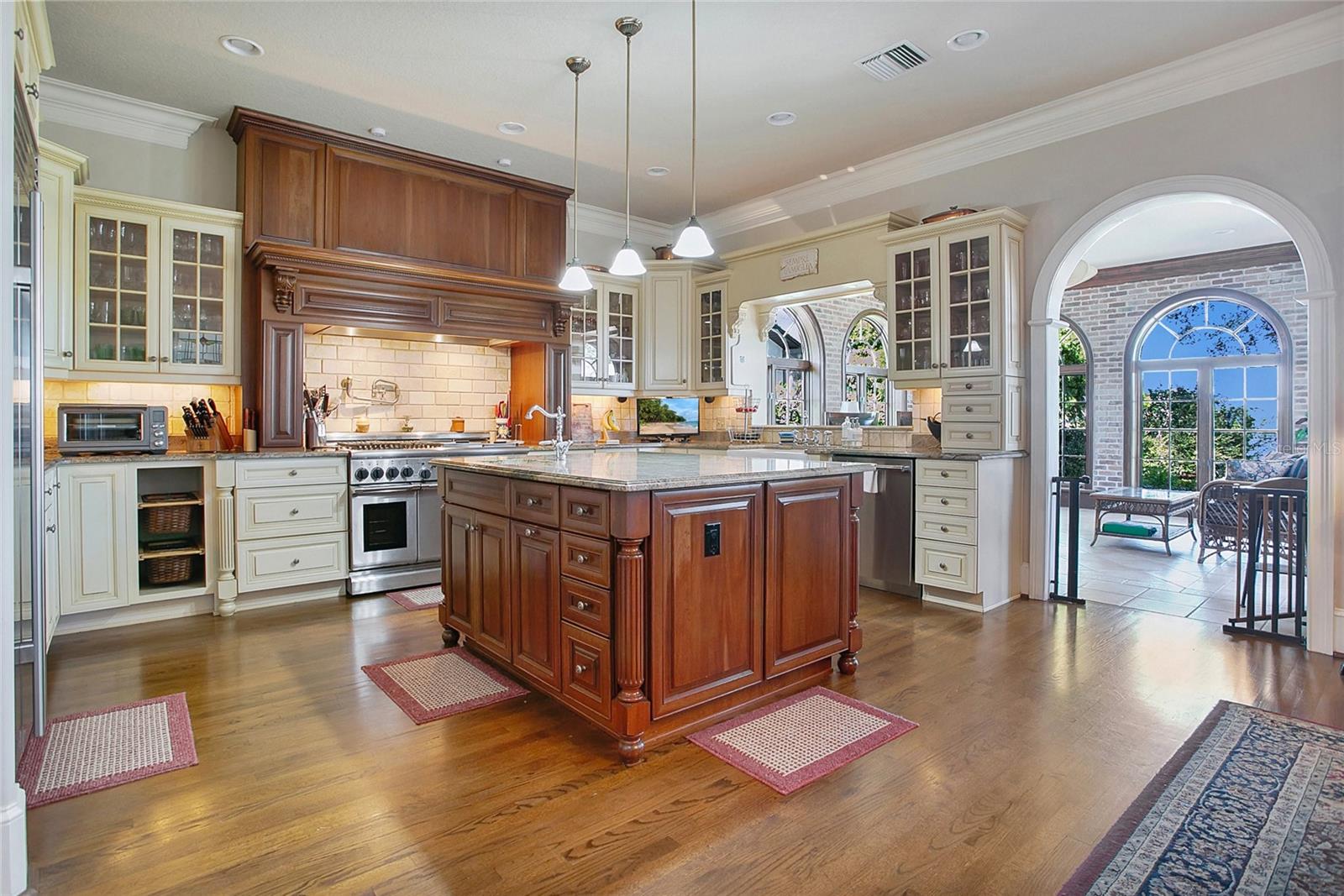 RIVER OAKS - Residential