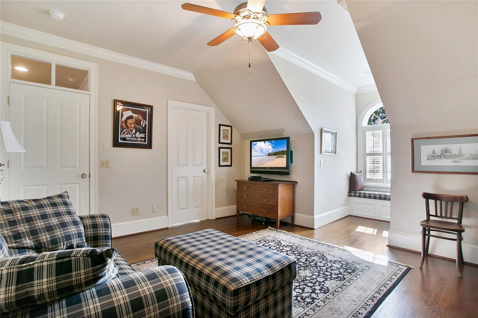 RIVER OAKS - Residential