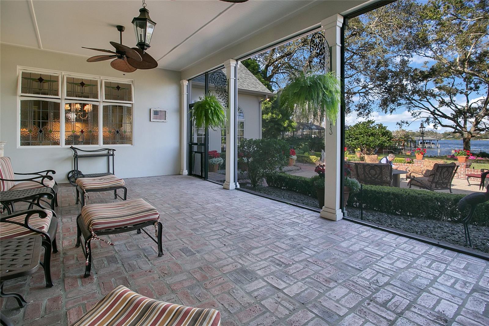 RIVER OAKS - Residential