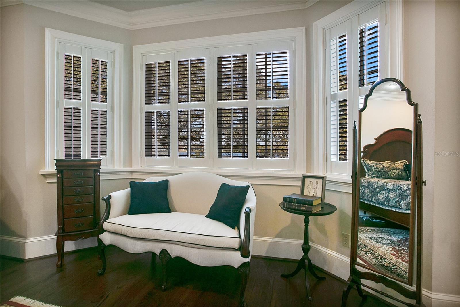 RIVER OAKS - Residential