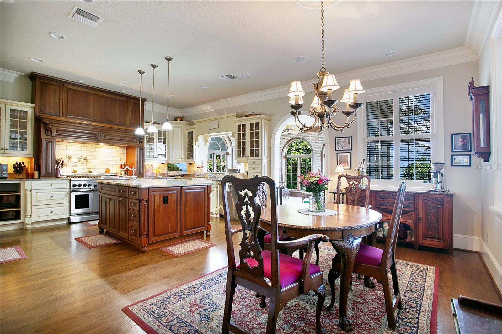 RIVER OAKS - Residential