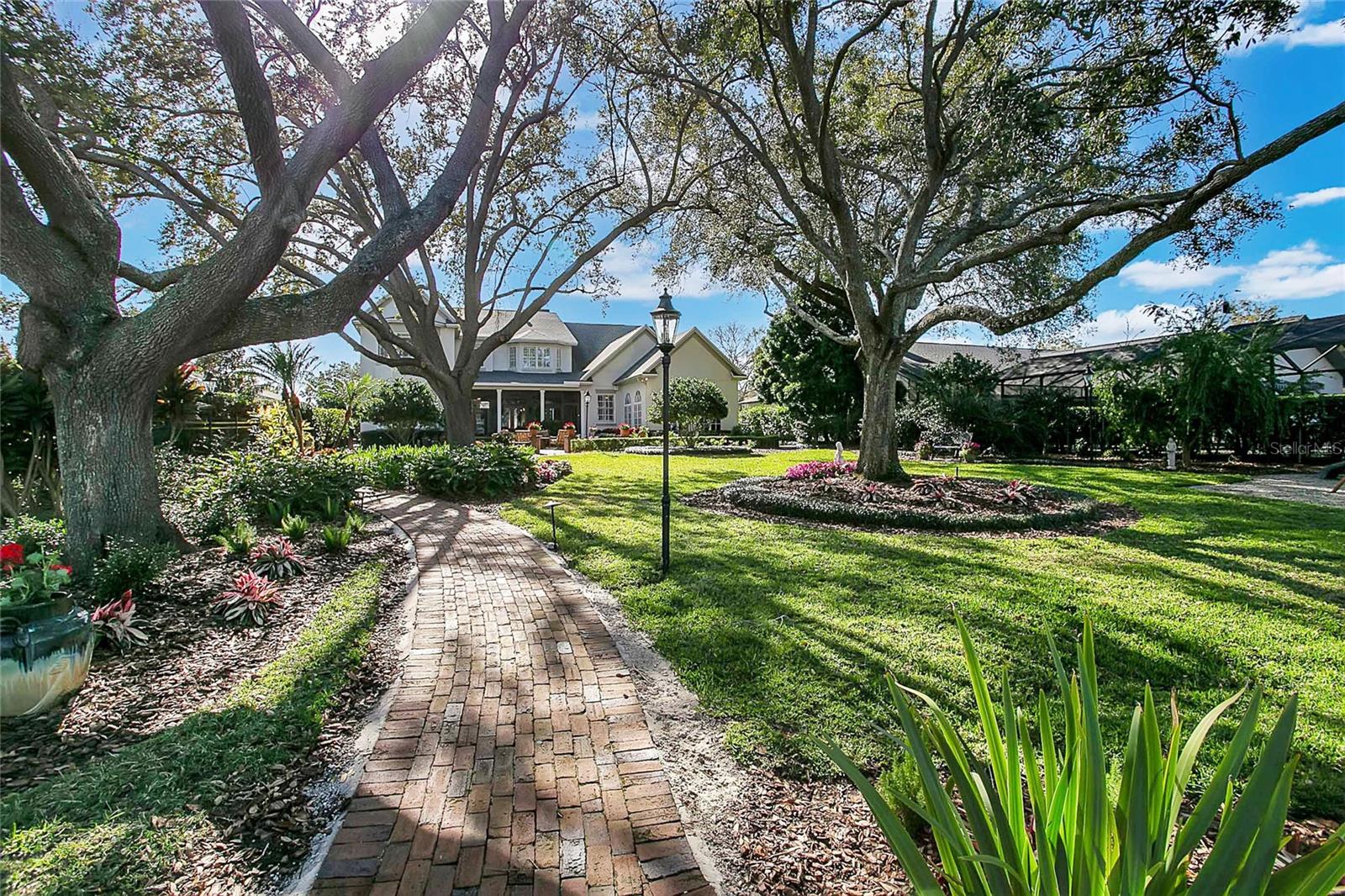 RIVER OAKS - Residential