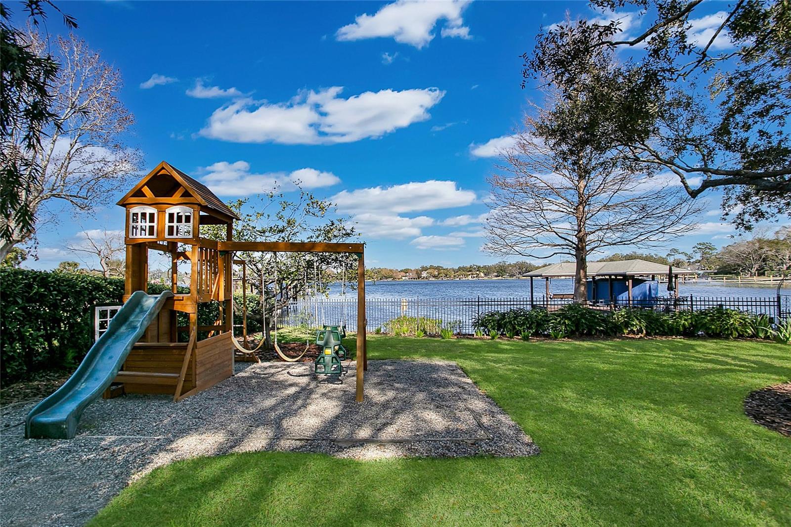 RIVER OAKS - Residential