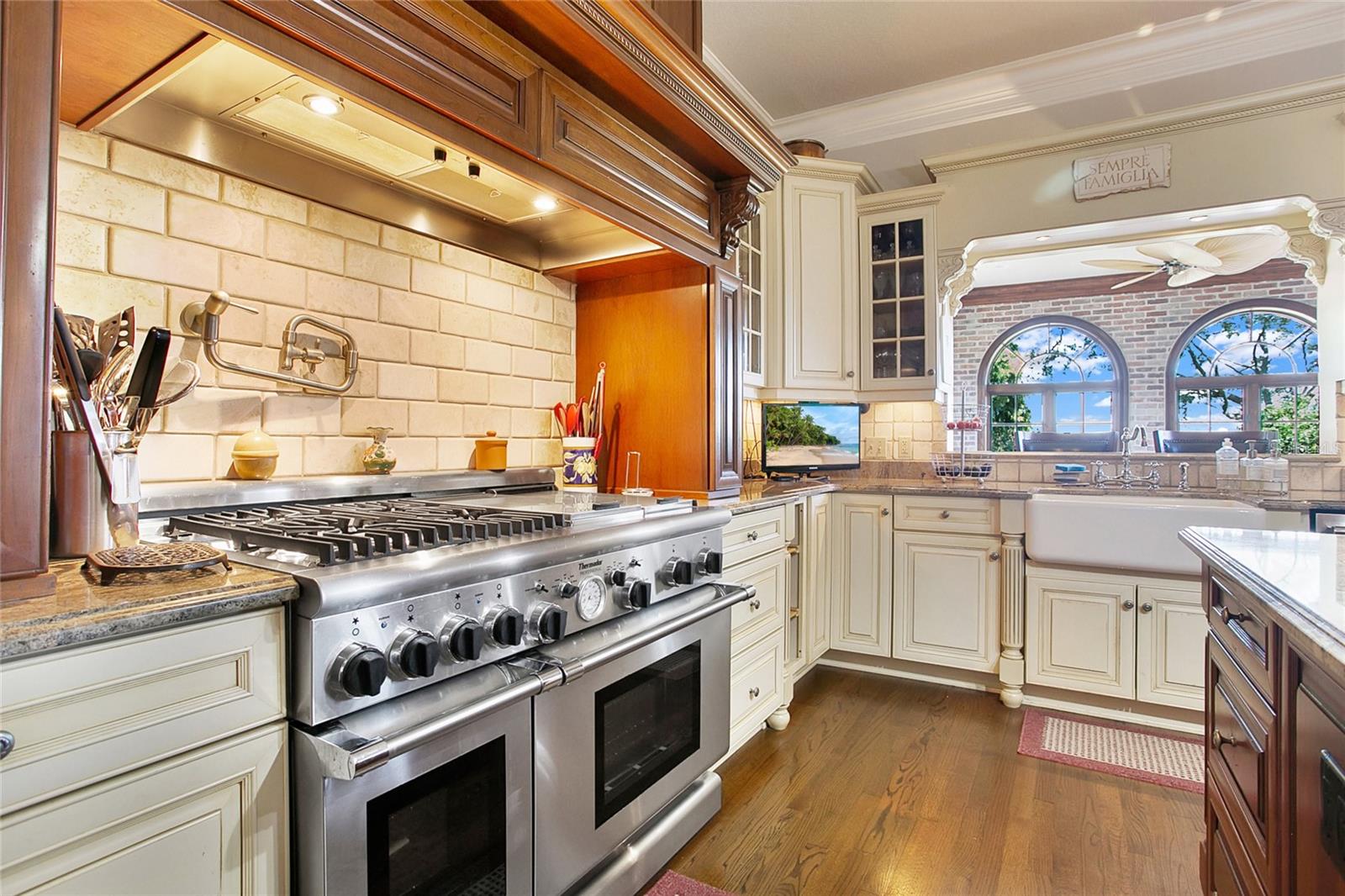 RIVER OAKS - Residential