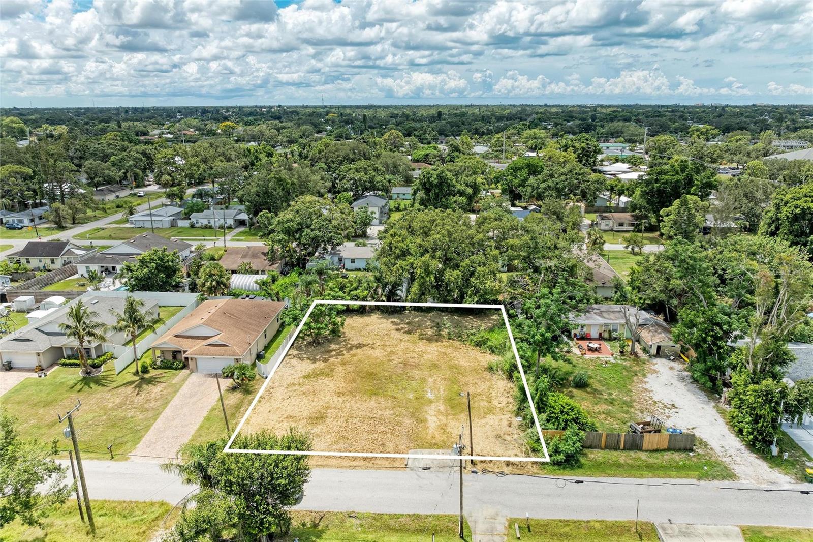 *** SELLER FINANCING AVAILABLE AT A DOWNPAYMENT OF 20 TO 25 OF THE PURCHASE PRICE, 1 TO 3 YEAR BALLOON AT A 5 TO 5.5 INTEREST RATE AT A 3O YEAR AMORTIZATION***Prime Buildable Lot in the Heart of Sarasota – Minutes from Downtown! Seize this rare opportunity to build your dream home or investment property in one of Sarasota’s most sought-after locations. Situated within 2 miles from Sarasota Memorial Hospital and under 3 miles to the vibrant energy of Downtown Sarasota, this vacant land parcel offers the perfect blend of convenience, lifestyle, and long-term value. Enjoy walkable or bikeable access to top-rated medical facilities, local parks, charming cafes, and a variety of dining and entertainment options. Just minutes from the bayfront, Marina Jack, Selby Gardens, and the cultural amenities that make Sarasota one of Florida’s most desirable places to live. This buildable lot provides endless potential for custom new construction in a well-established neighborhood—no HOA and no CDD fees. Whether you're looking to create a private urban oasis or invest in one of the fastest-growing areas on the Gulf Coast, this location offers unmatched accessibility and appeal.