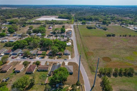 A home in LAKE WALES