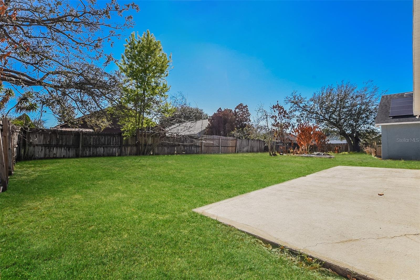 COUNTRY CHASE - Residential