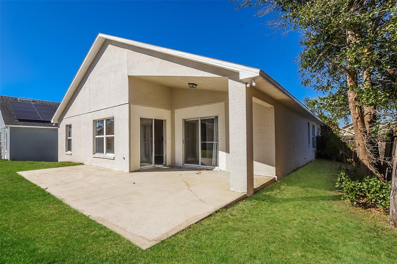 COUNTRY CHASE - Residential