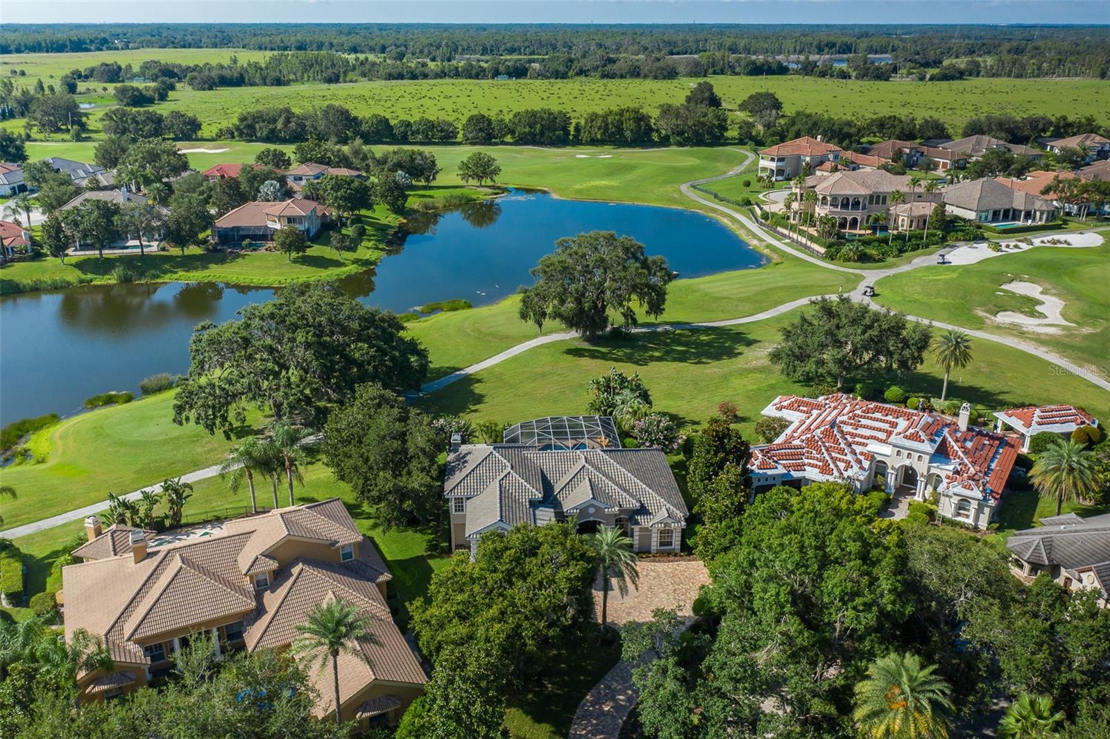CHAMPIONS CLUB - Residential