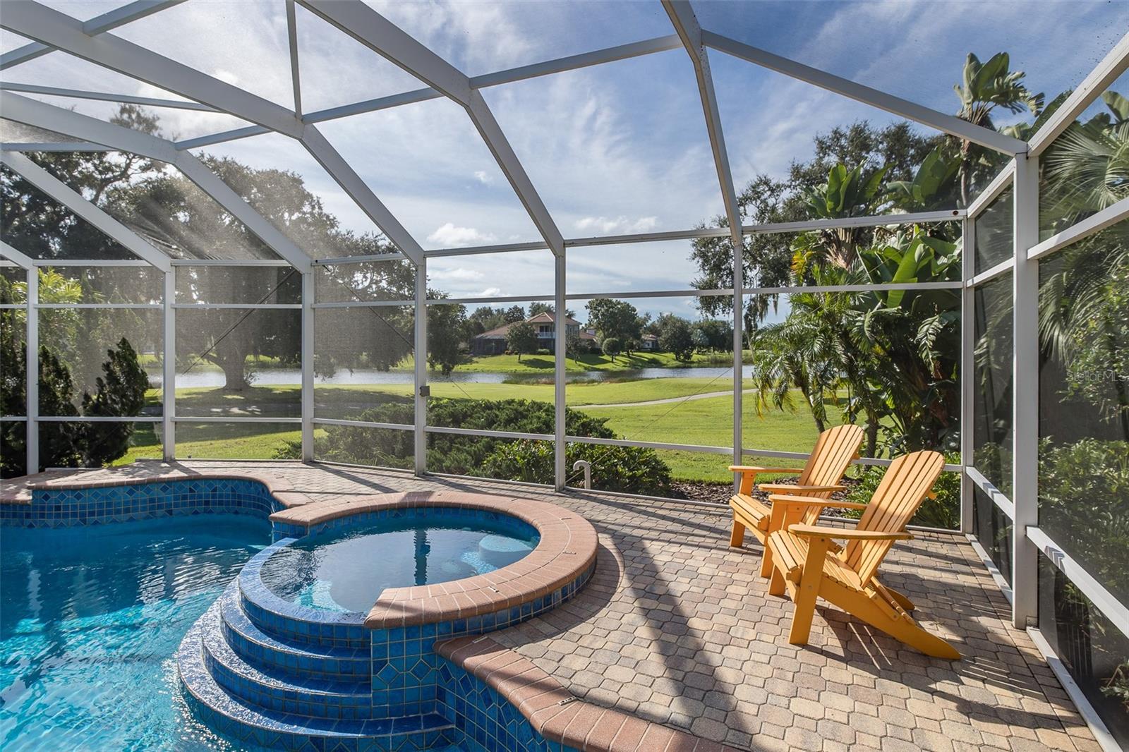 CHAMPIONS CLUB - Residential