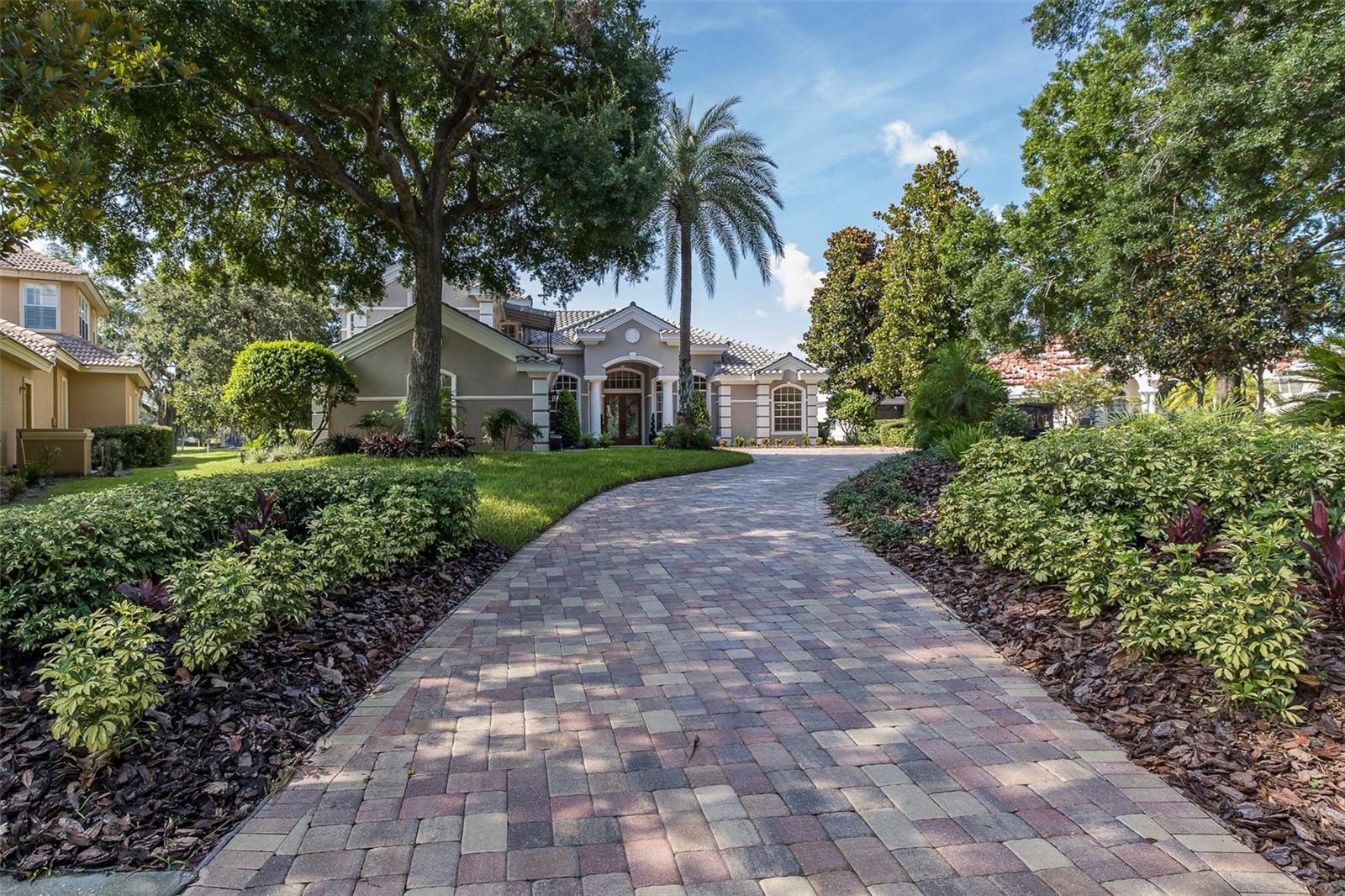 CHAMPIONS CLUB - Residential