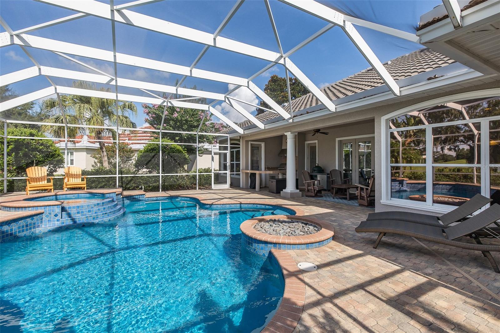 CHAMPIONS CLUB - Residential