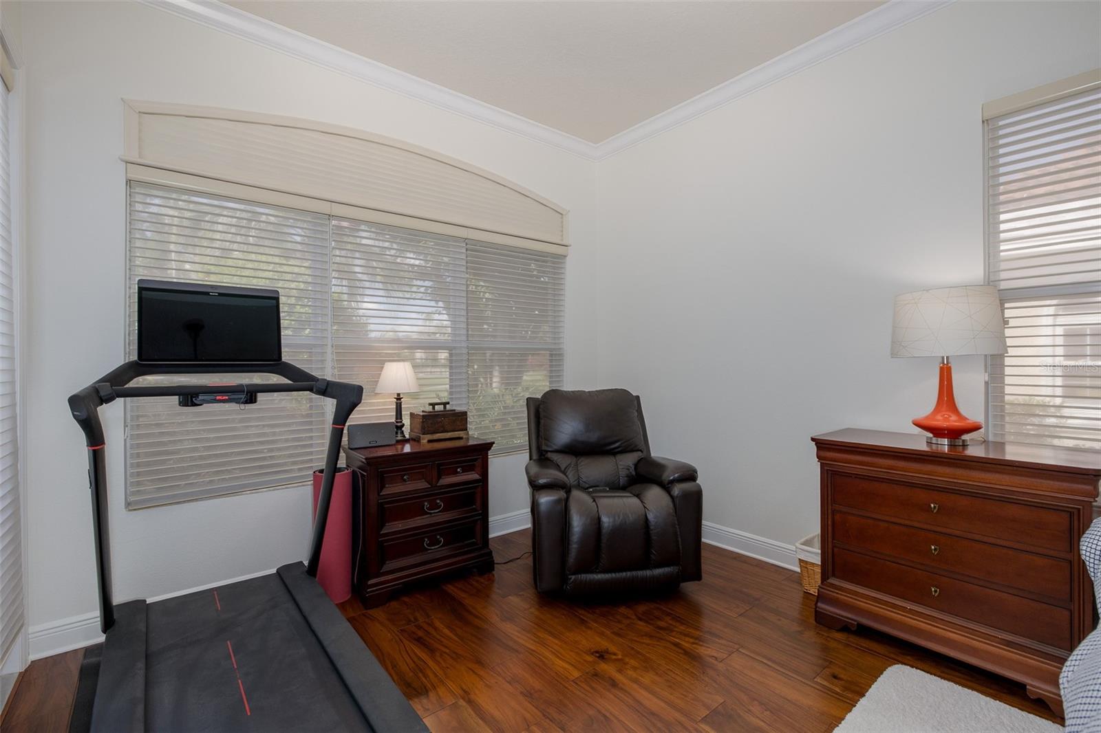 CHAMPIONS CLUB - Residential