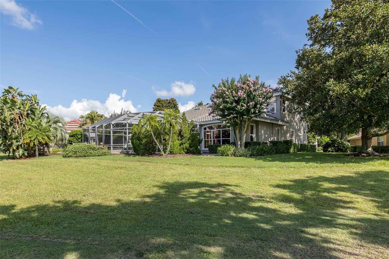 CHAMPIONS CLUB - Residential