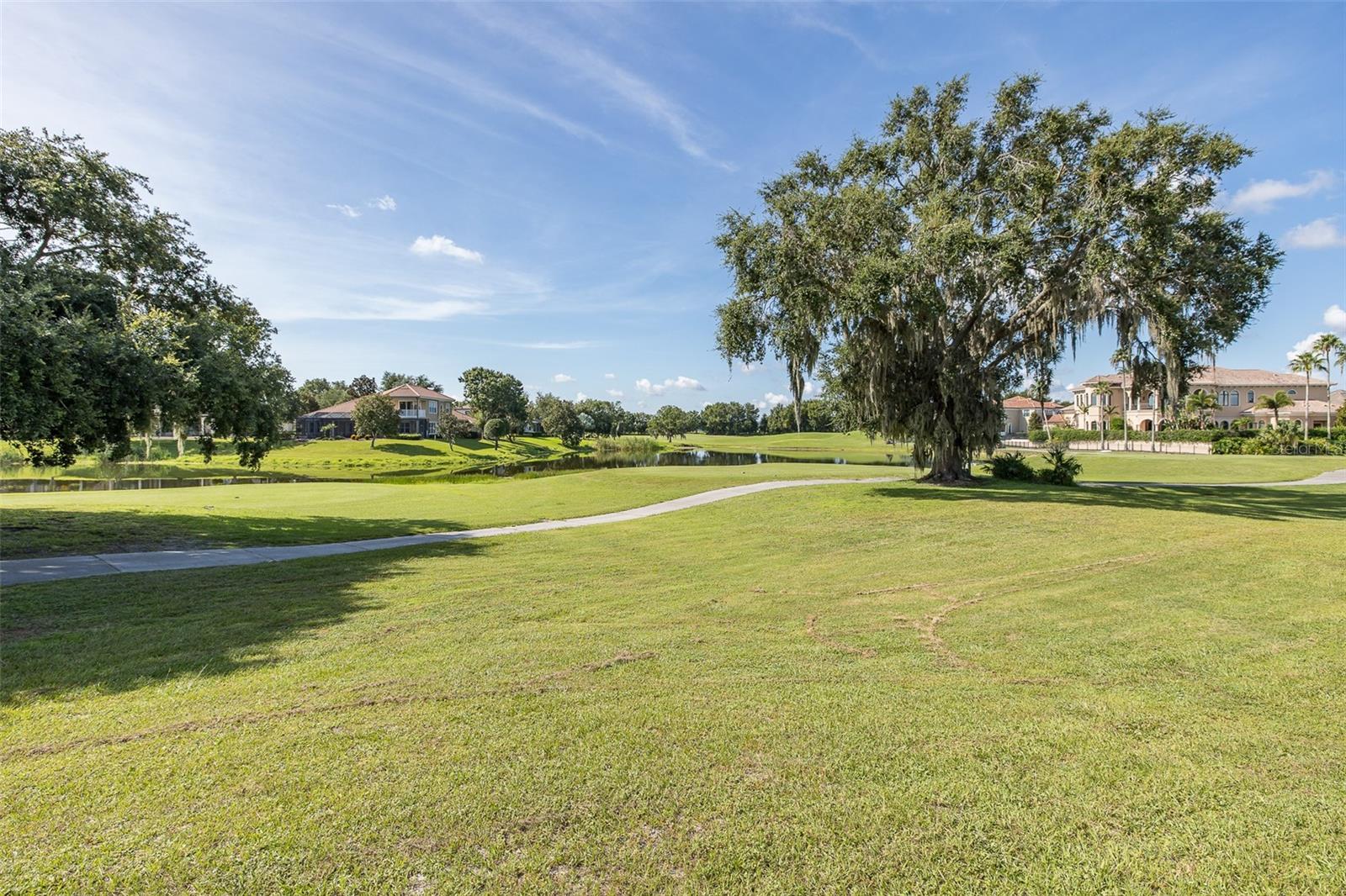 CHAMPIONS CLUB - Residential