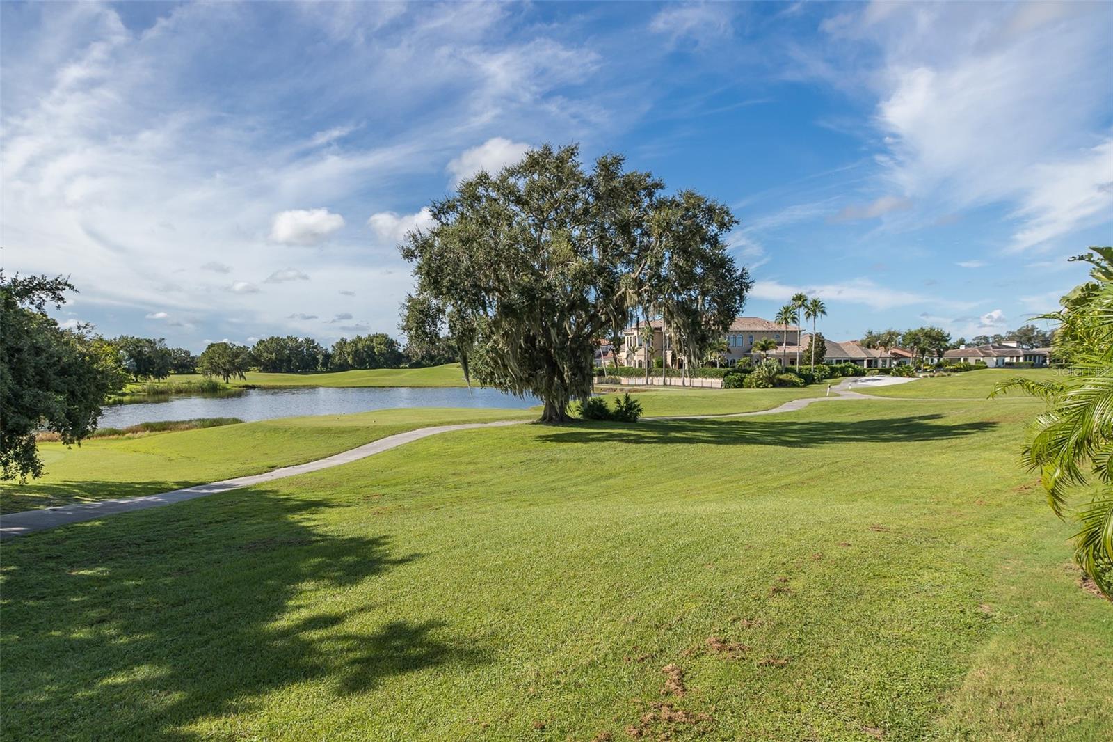 CHAMPIONS CLUB - Residential