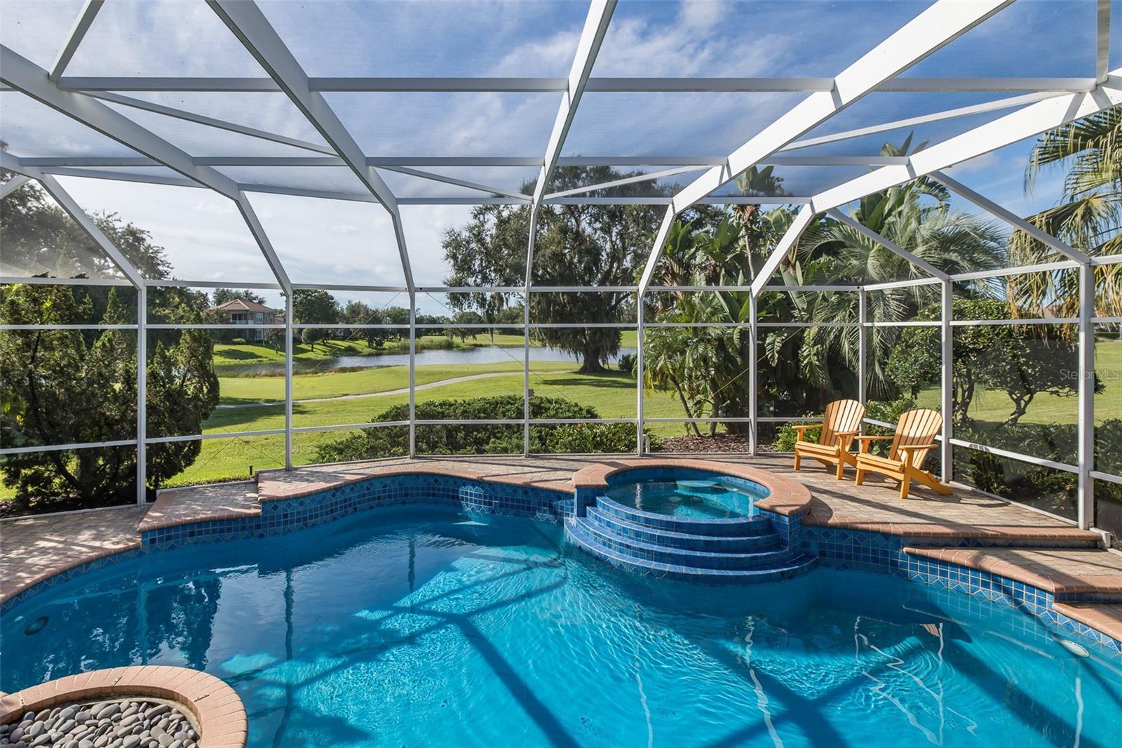 CHAMPIONS CLUB - Residential