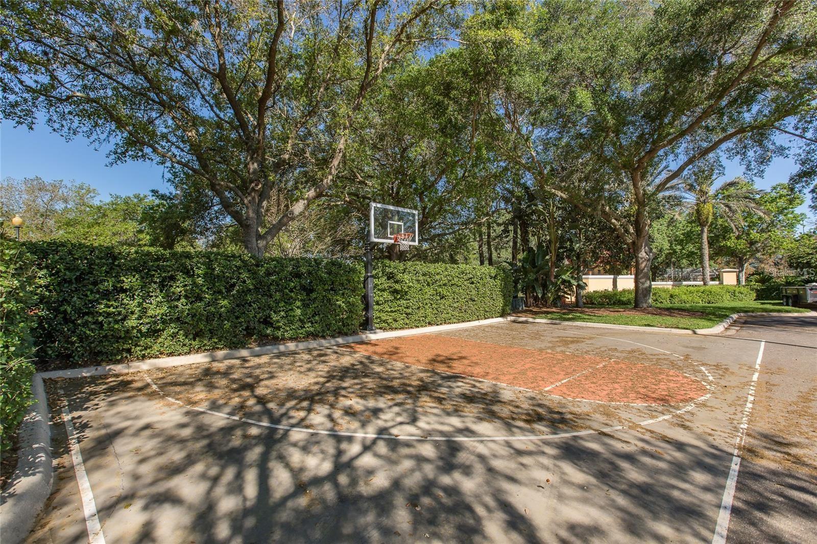CHAMPIONS CLUB - Residential