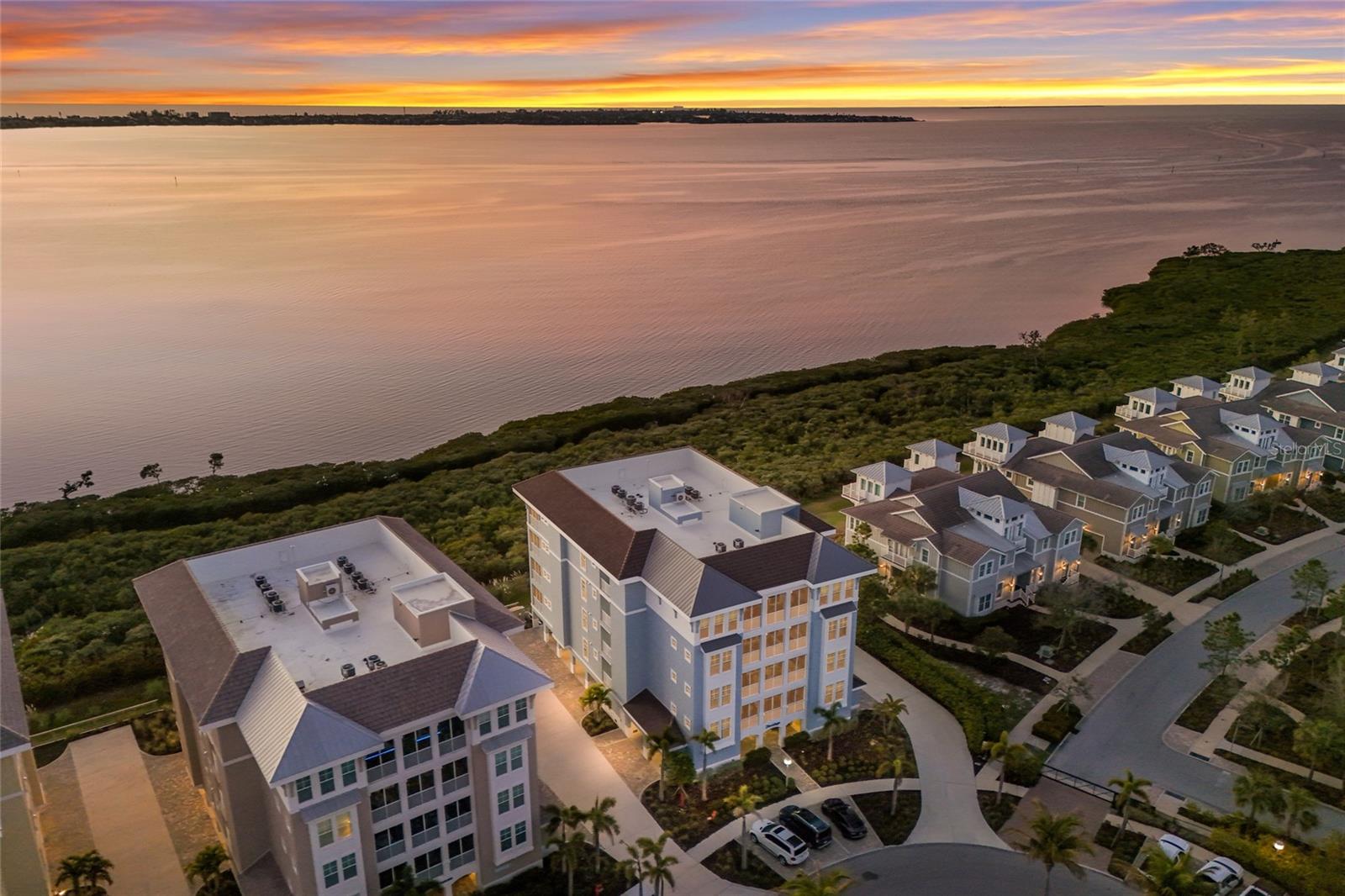 MARINA WALK ON ONE PARTICULAR HARBOUR 2 - Residential