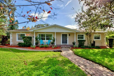 A home in LAKELAND