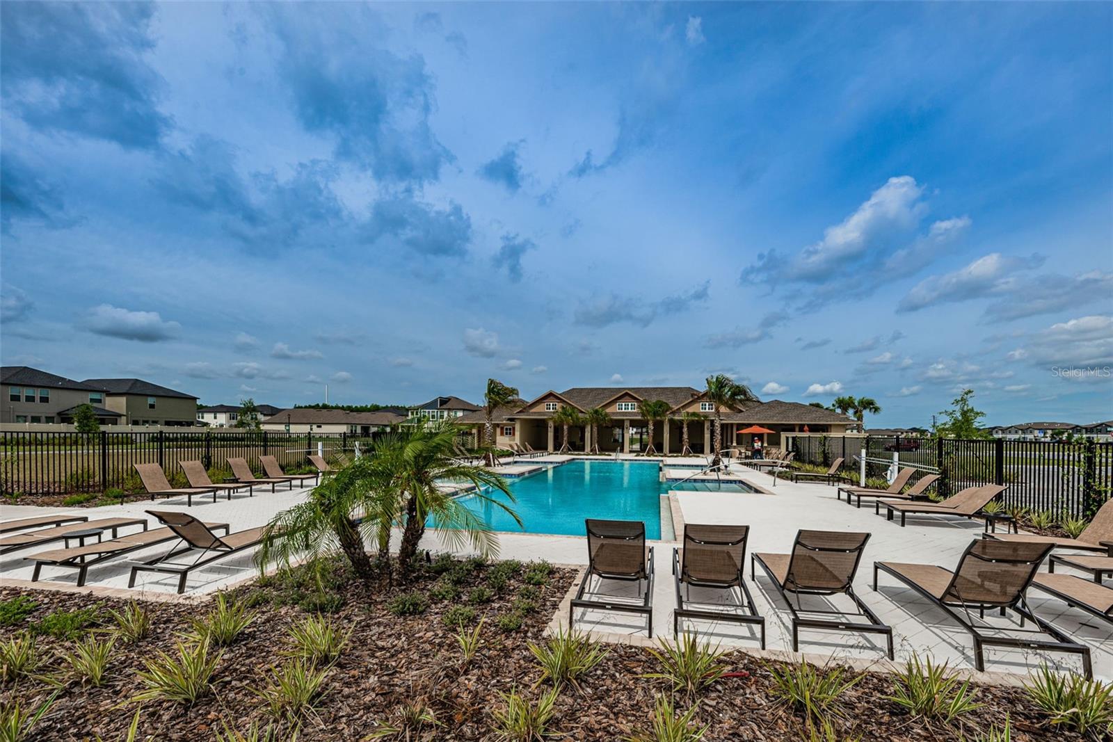 BRYANT SQUARE - Residential