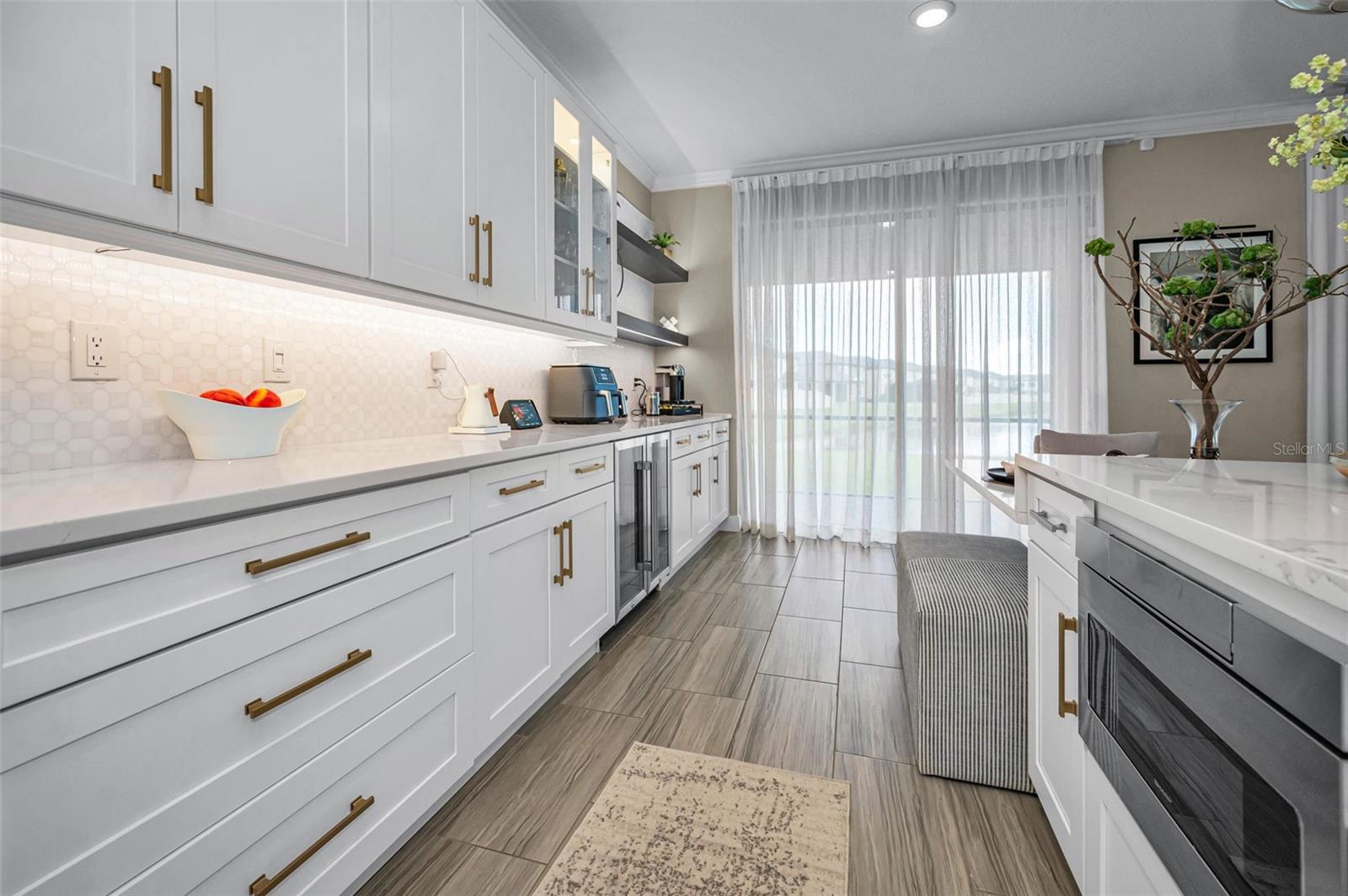 BRYANT SQUARE - Residential