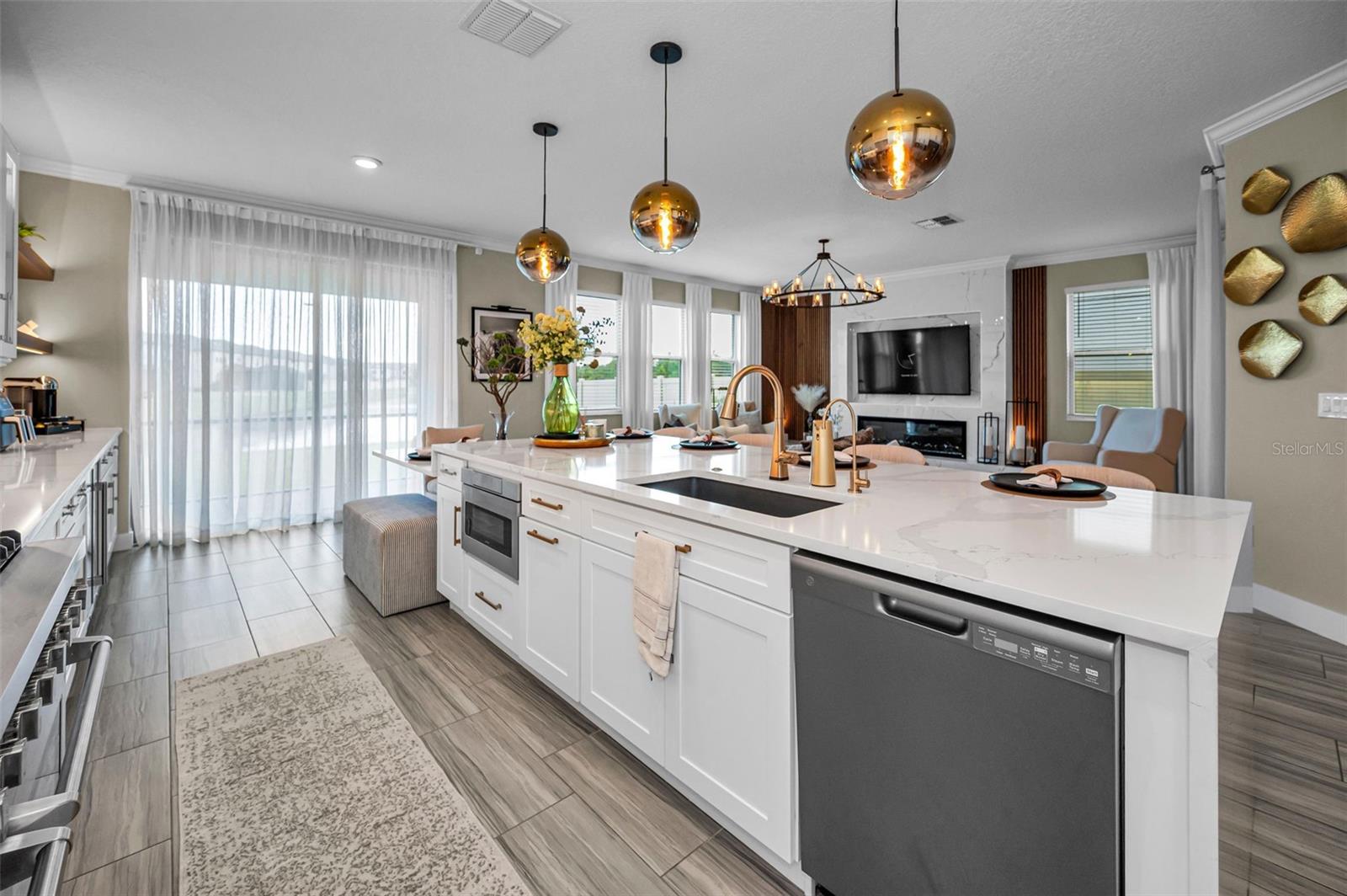 BRYANT SQUARE - Residential