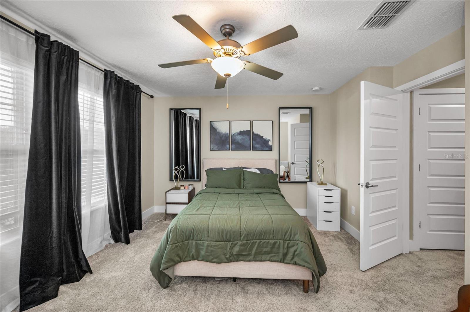 BRYANT SQUARE - Residential