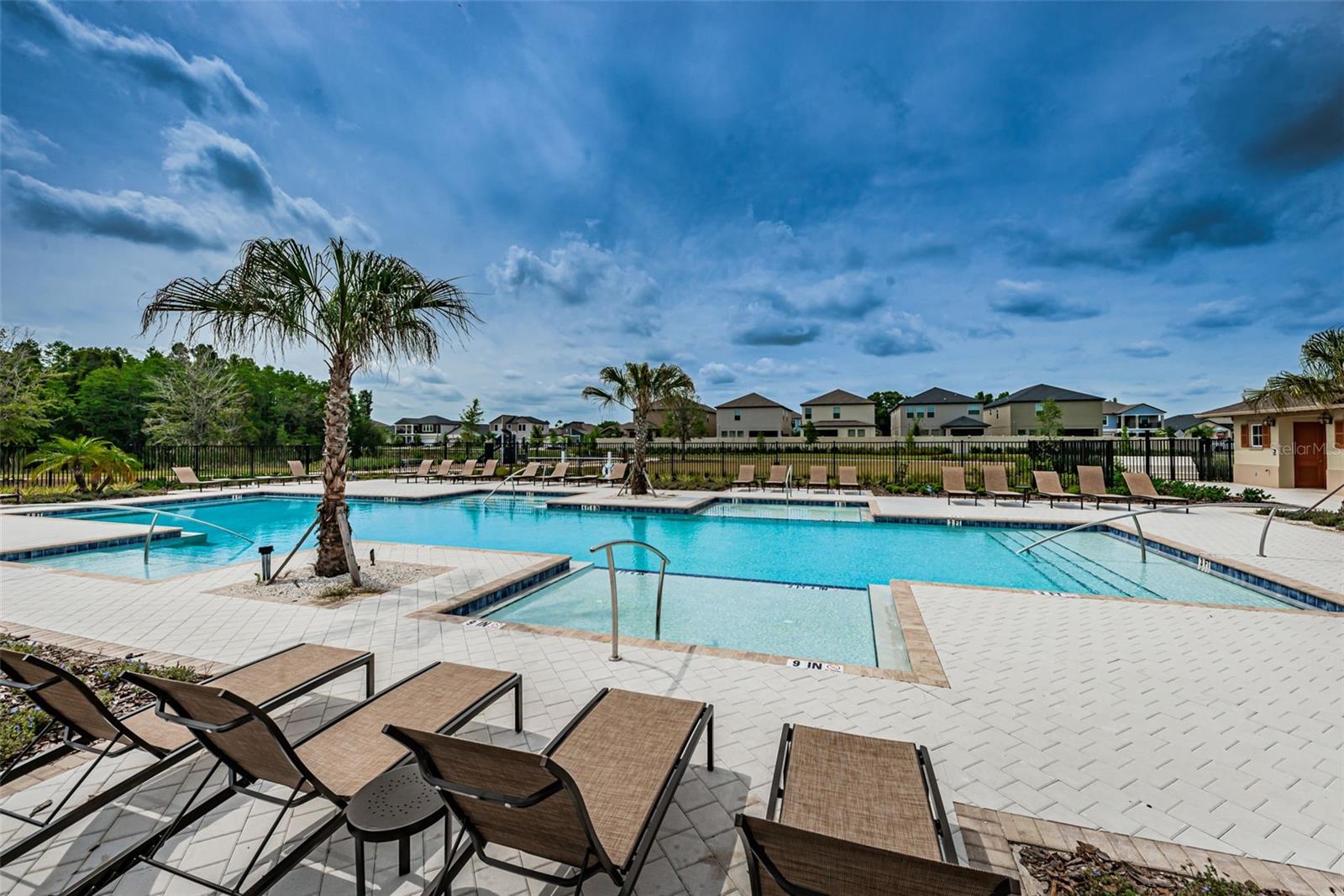 BRYANT SQUARE - Residential