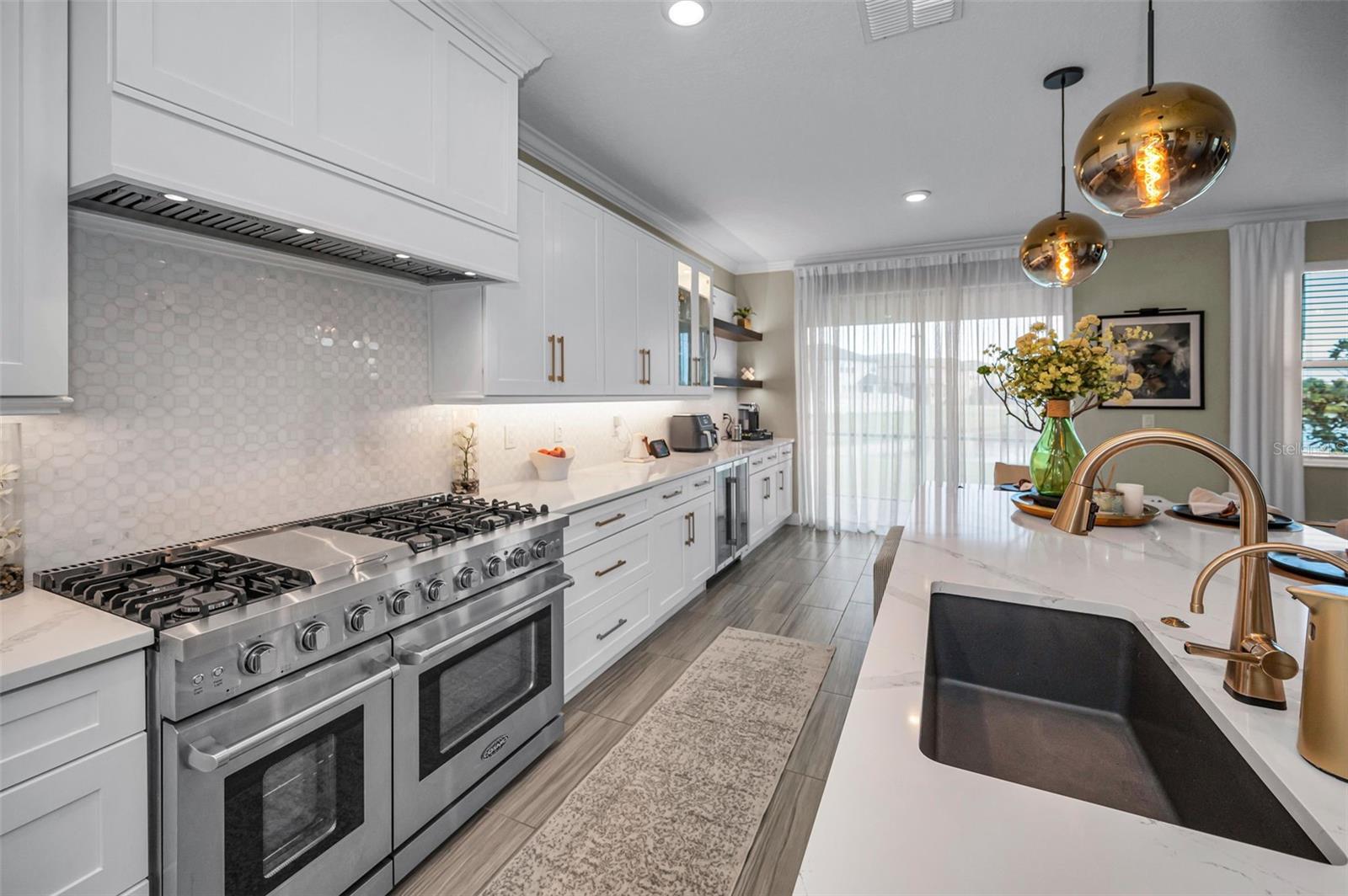 BRYANT SQUARE - Residential