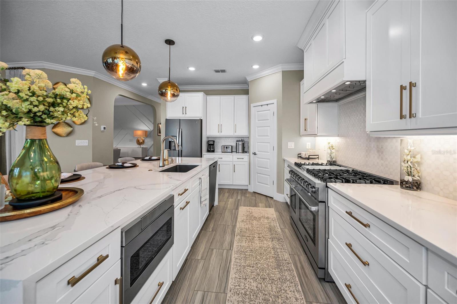 BRYANT SQUARE - Residential