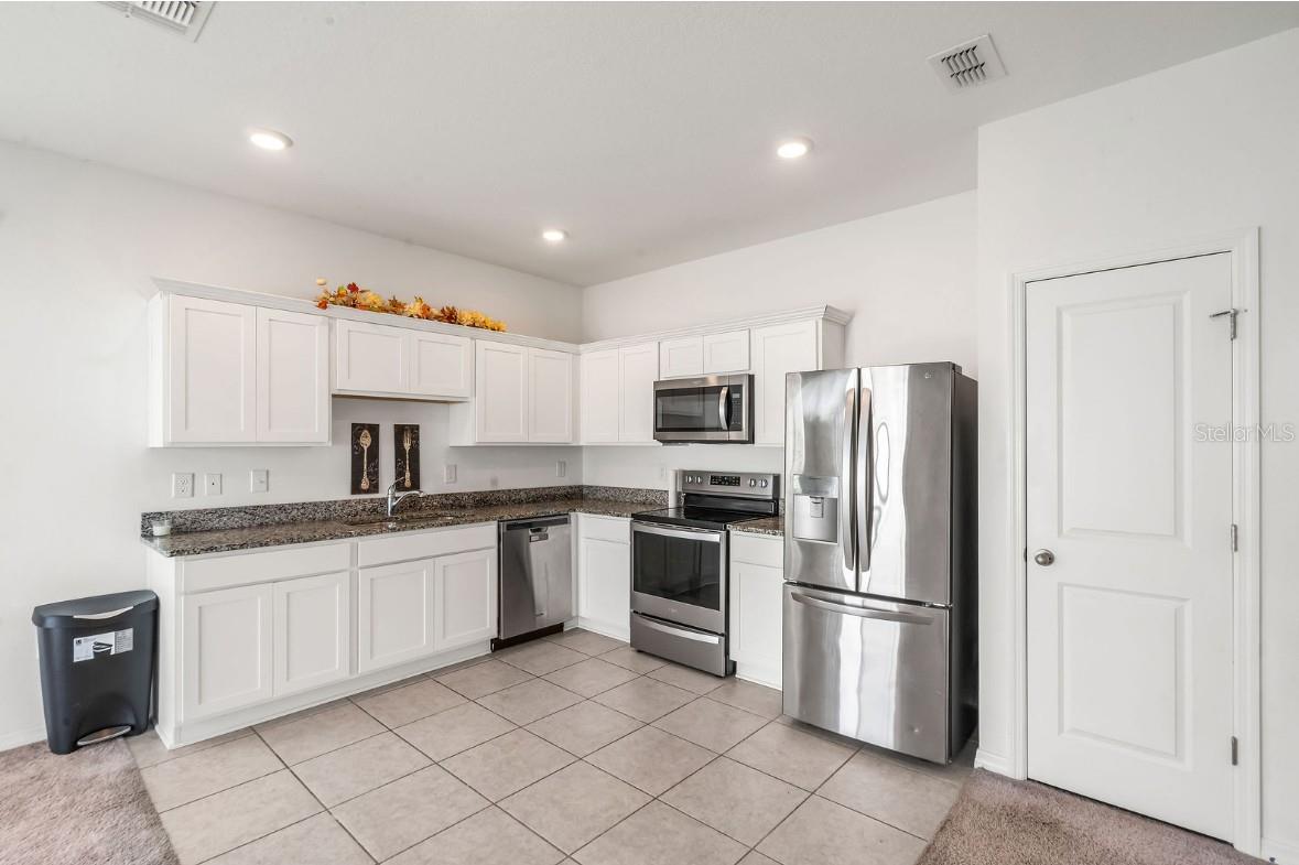 MADISON PLACE PH 2 - Residential Lease