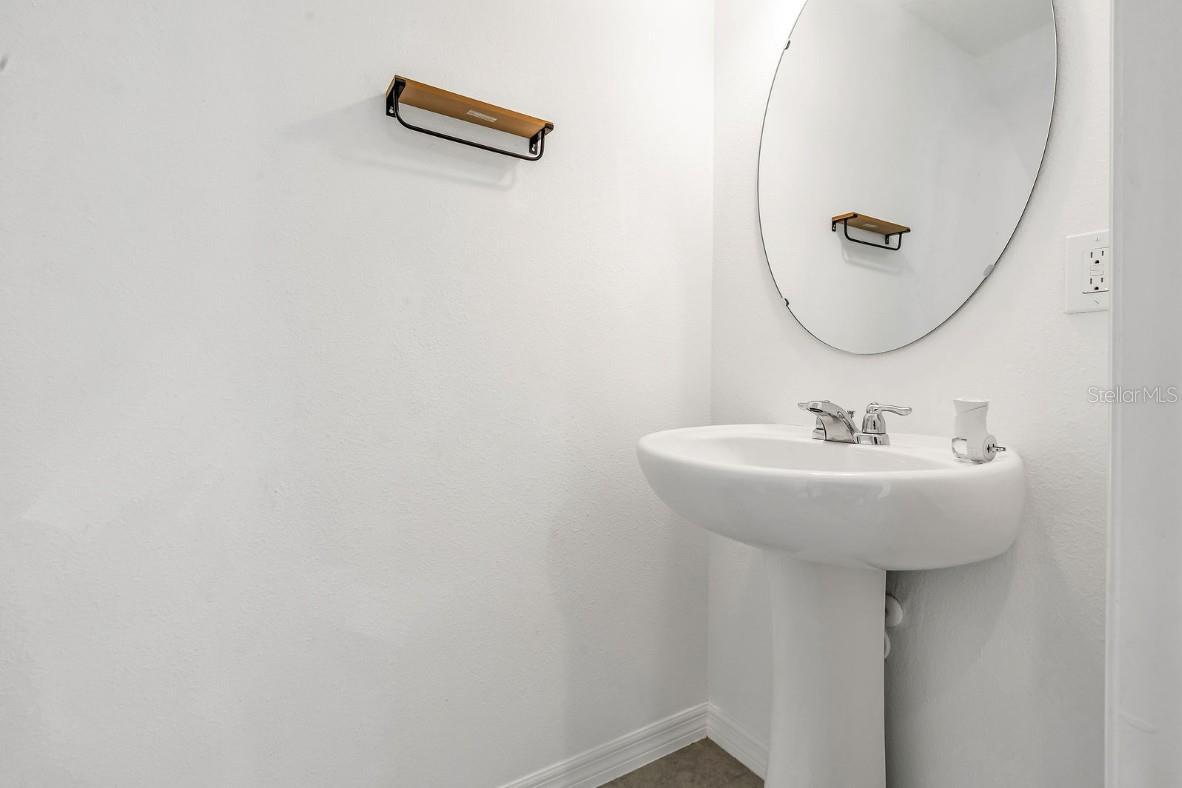 MADISON PLACE PH 2 - Residential Lease