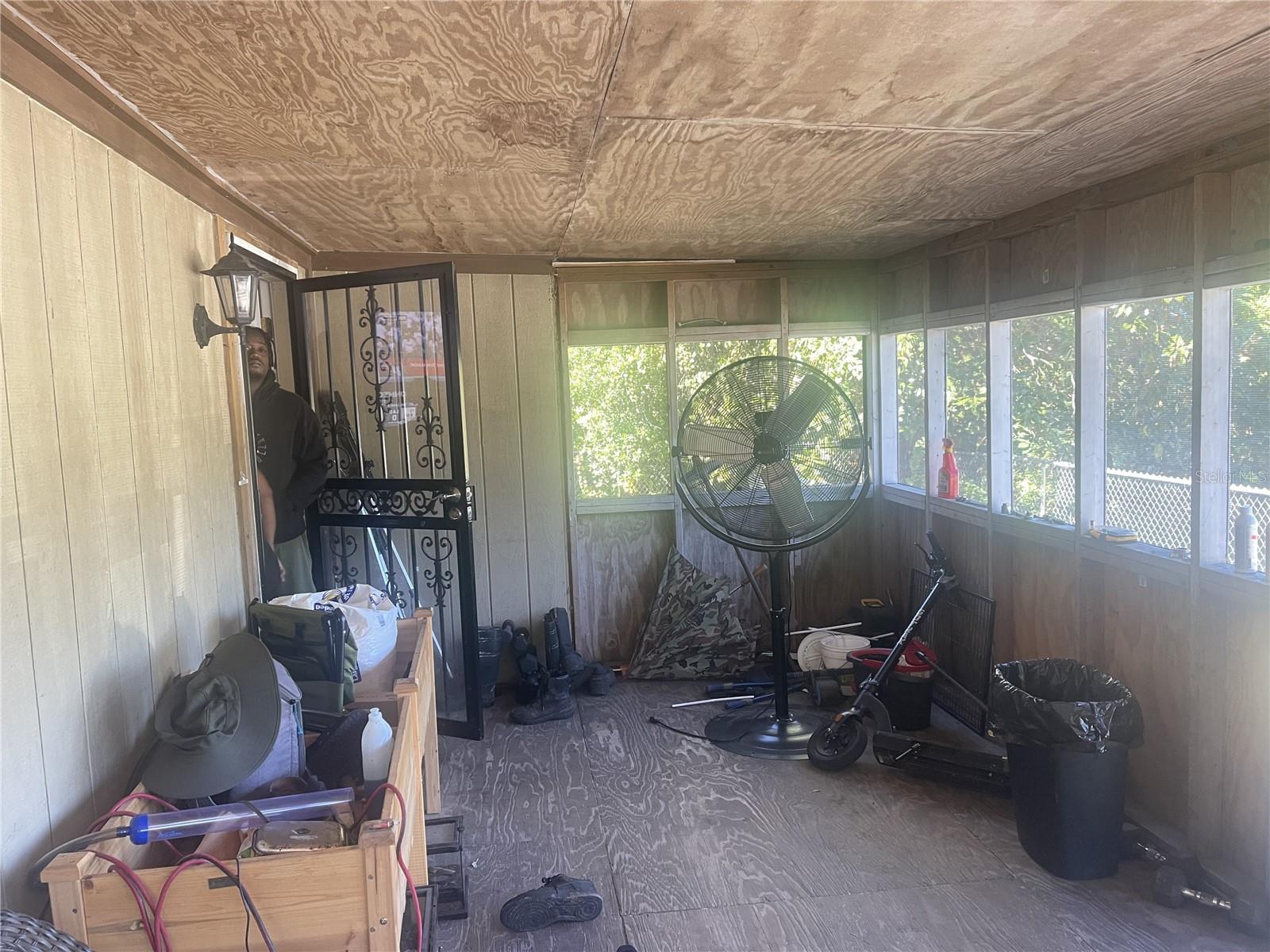 LOCKHARTS - Residential