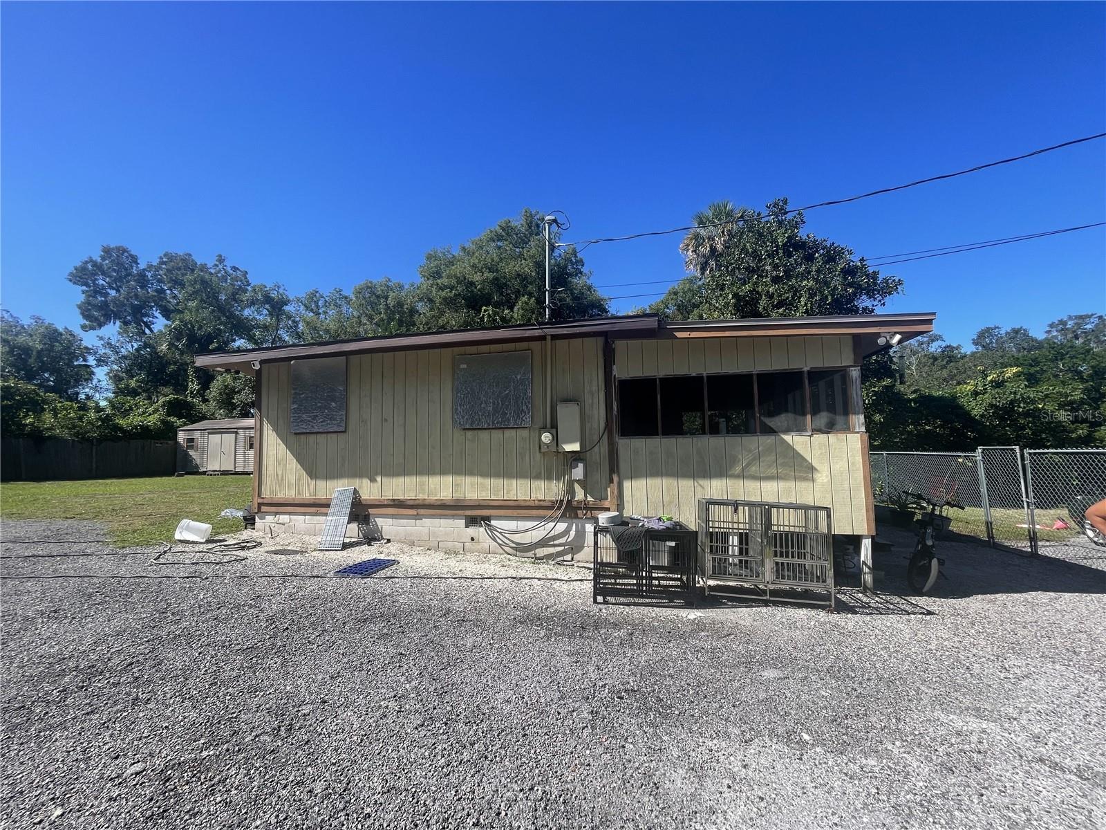 LOCKHARTS - Residential