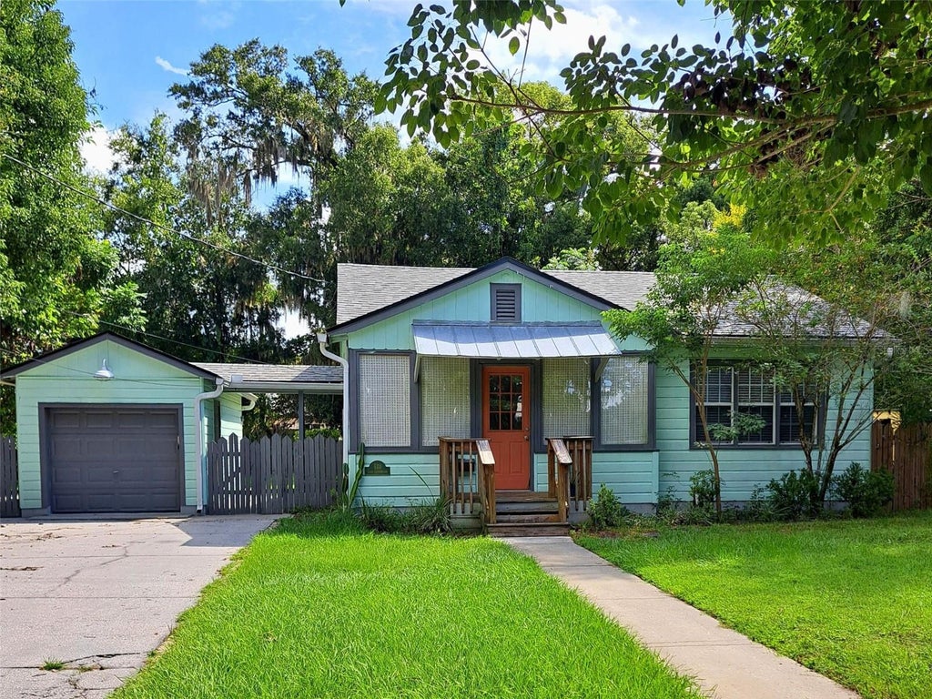 Photo of 533 Lake Como Cir, Orlando, FL 32803 (MLS # O6445418)