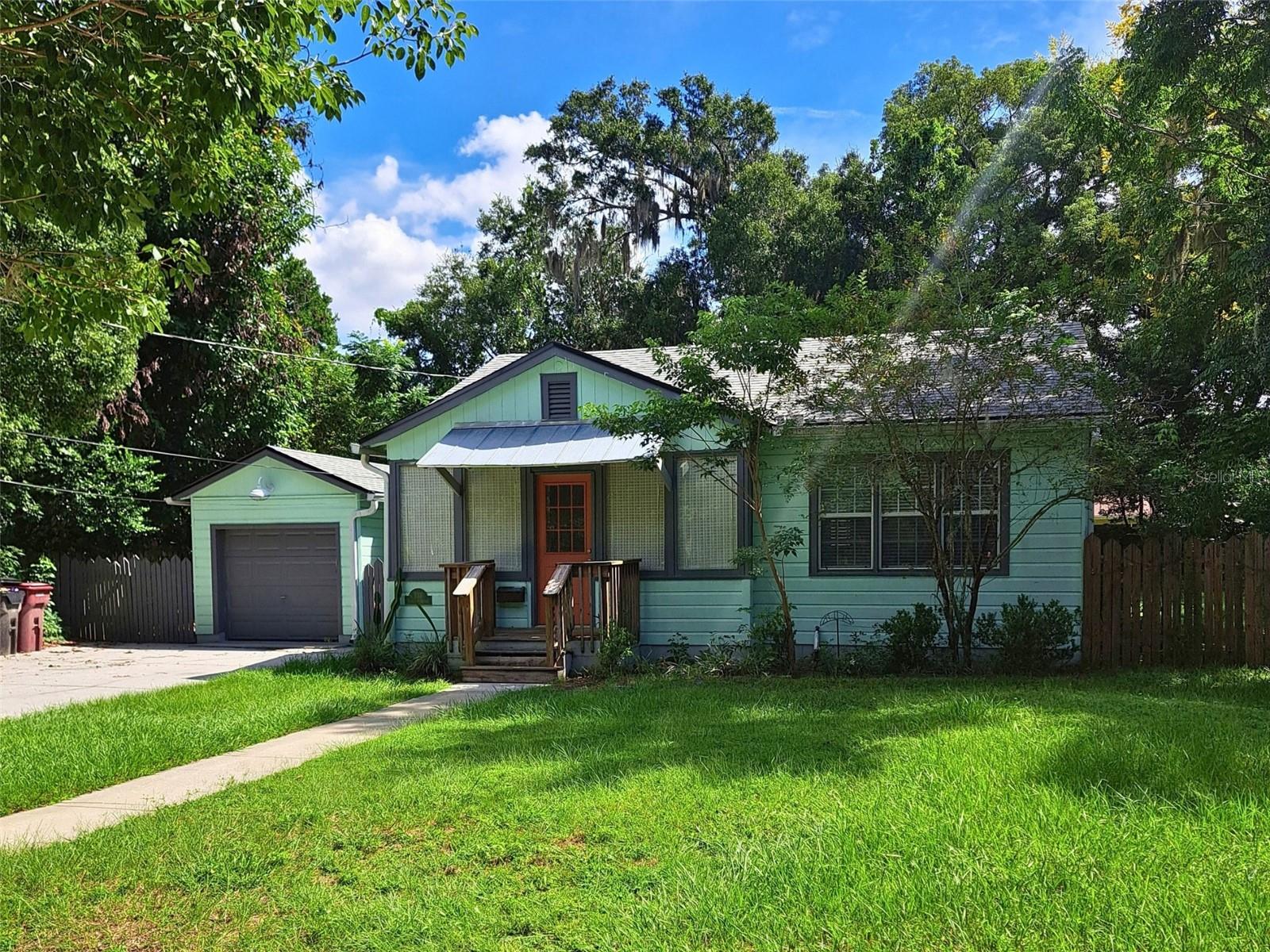 533 LAKE COMO CIR