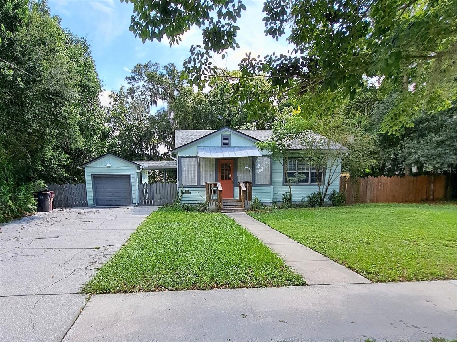 533 LAKE COMO CIR