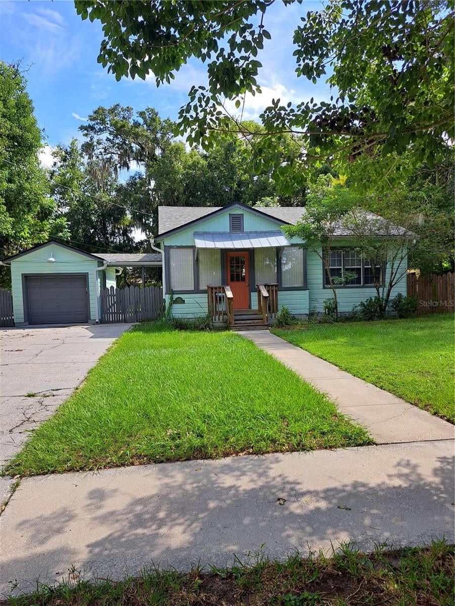 Photo of 533 Lake Como Cir, Orlando, FL 32803 (MLS # O6445418)