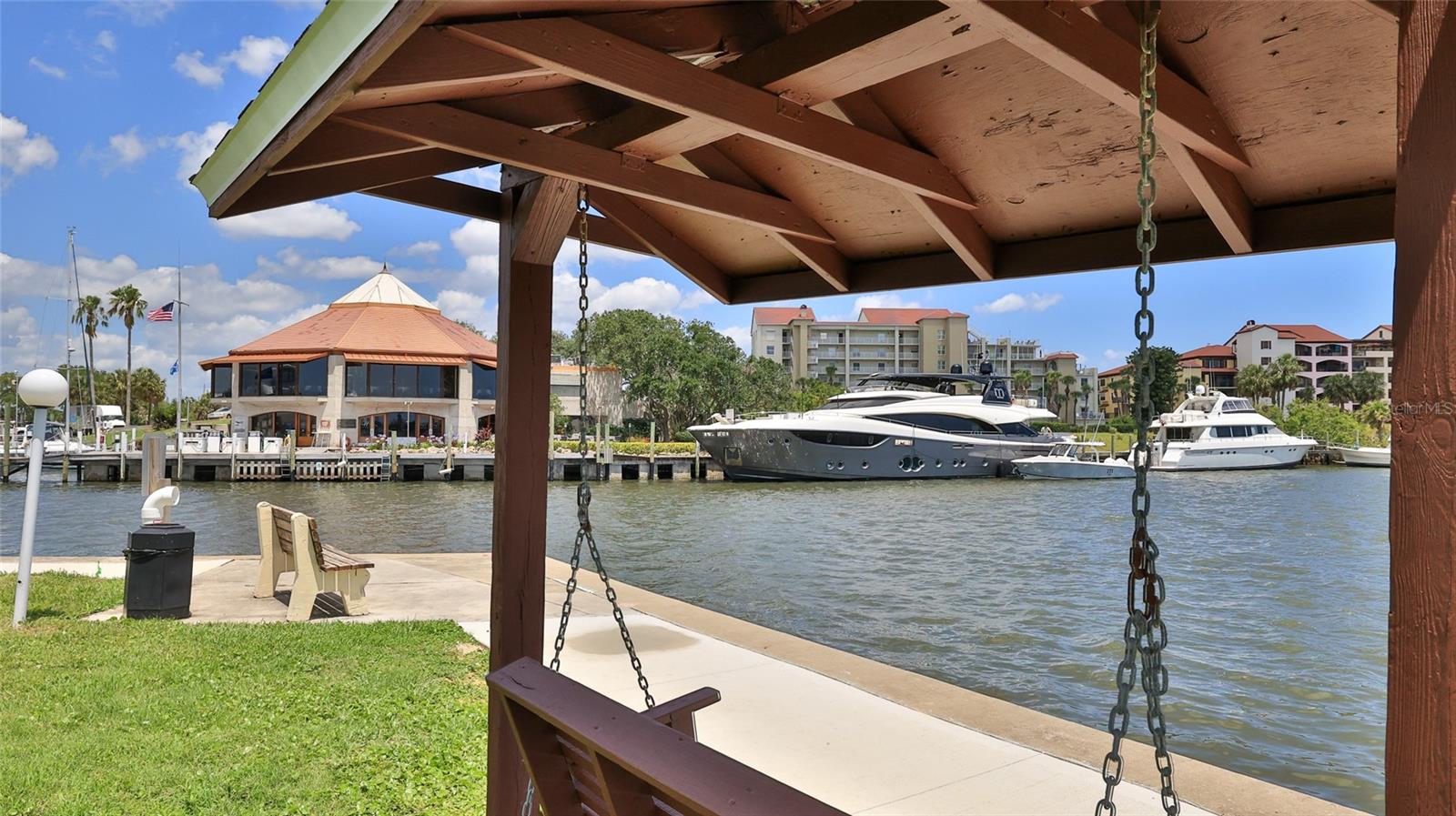 RIVER HOUSE - Residential