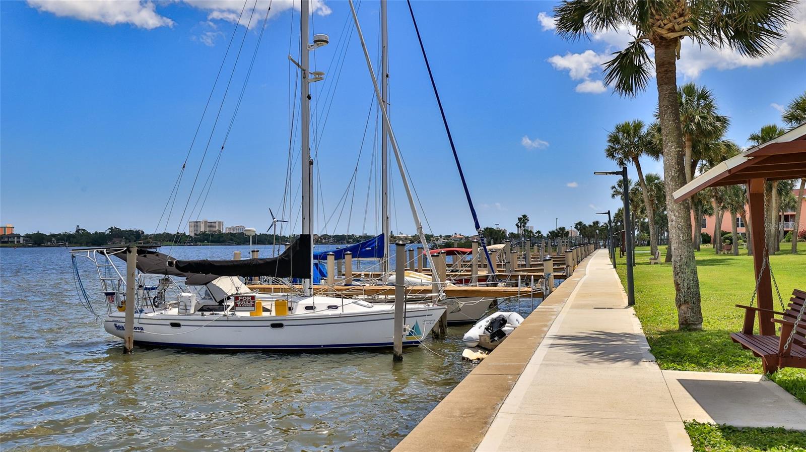 RIVER HOUSE - Residential