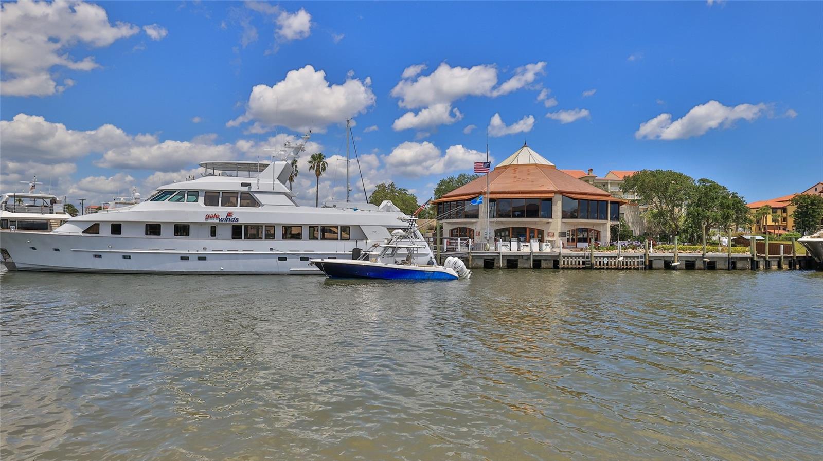 RIVER HOUSE - Residential