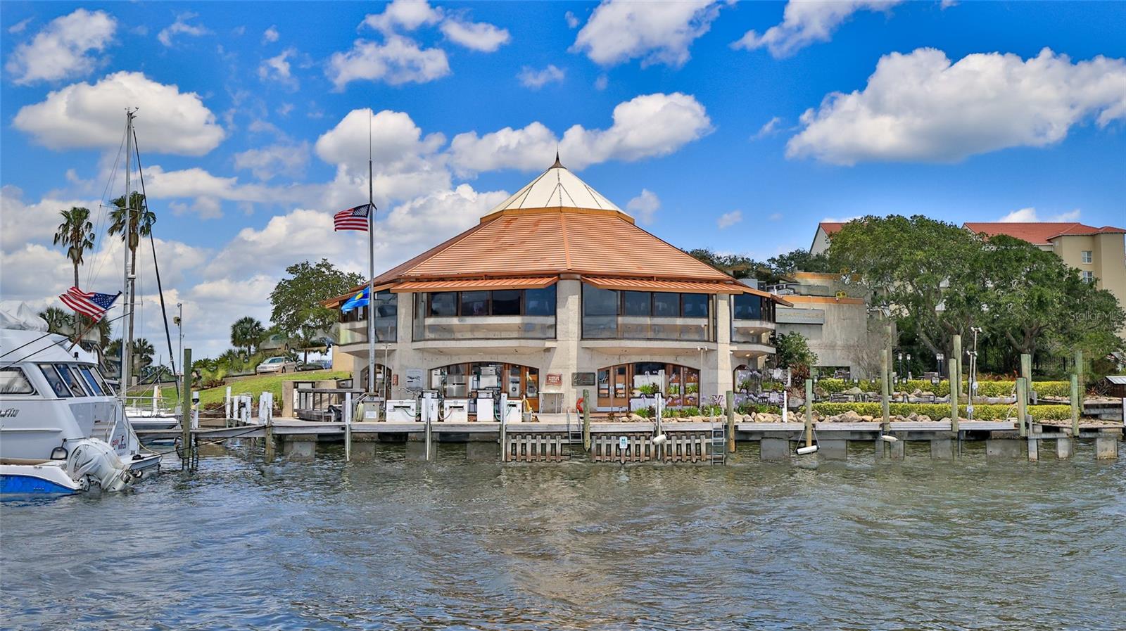 RIVER HOUSE - Residential