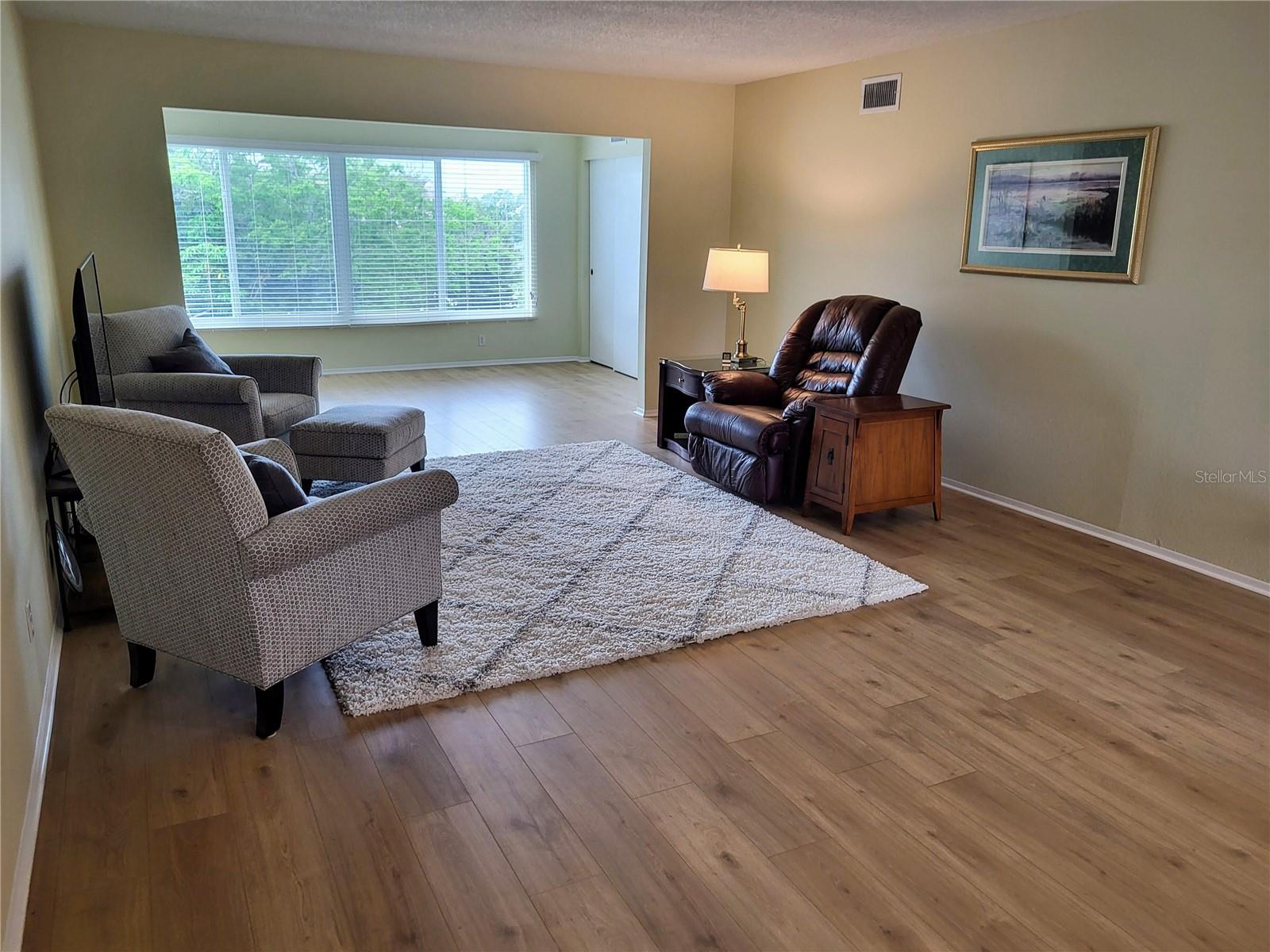 ON TOP OF THE WORLD - Residential