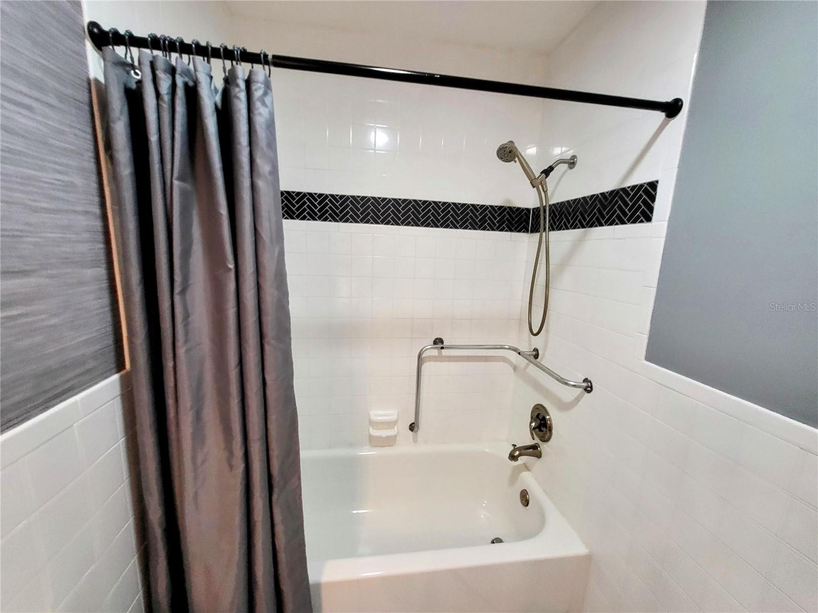 ON TOP OF THE WORLD - Residential