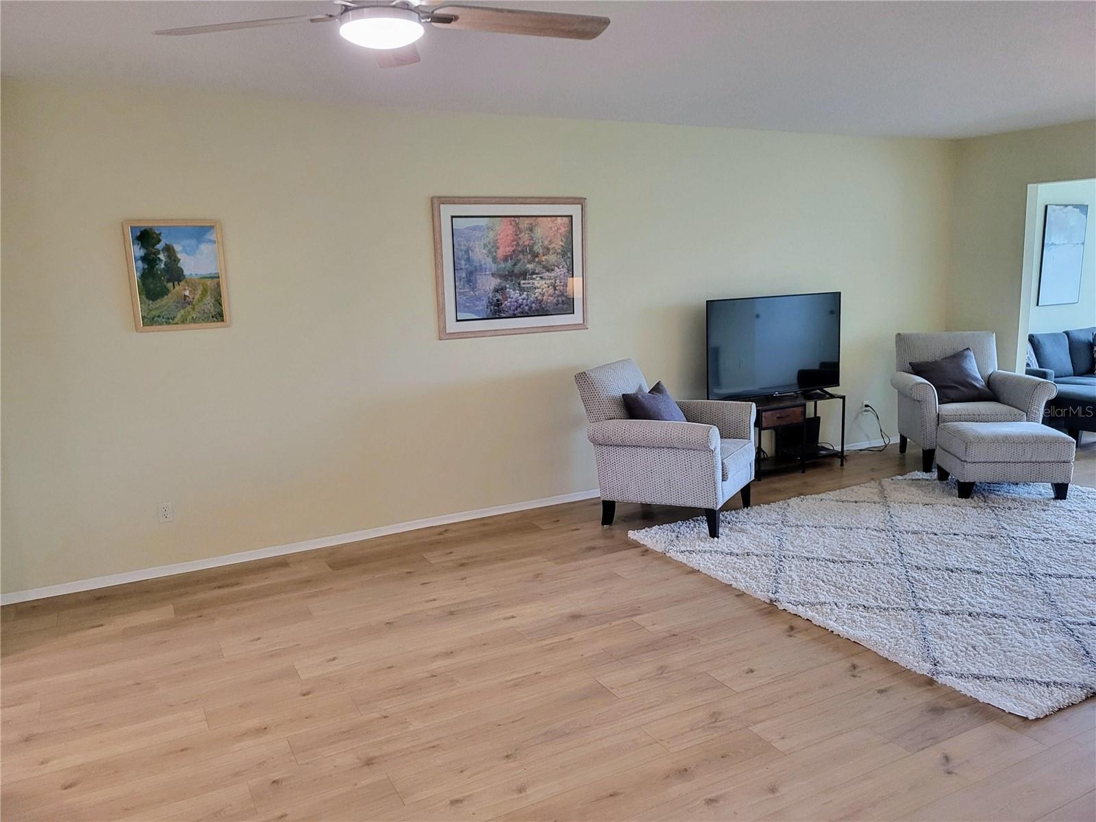 ON TOP OF THE WORLD - Residential